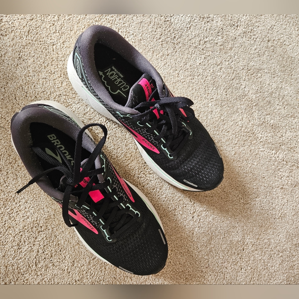 Brooks Women's Ghost 14 Running Shoes, Size 9 Medium (B), Black And Pink